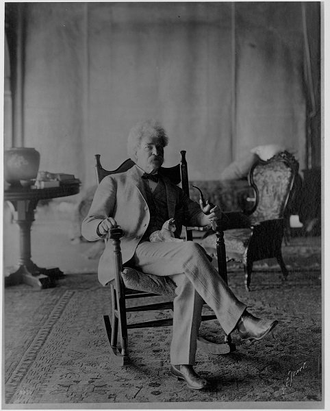 Mark Twain Holding Cat on Lap (Photo by Library of Congress/Corbis/VCG via Getty Images)