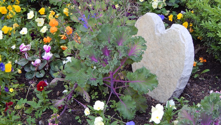 Tombstone in shape of a heart